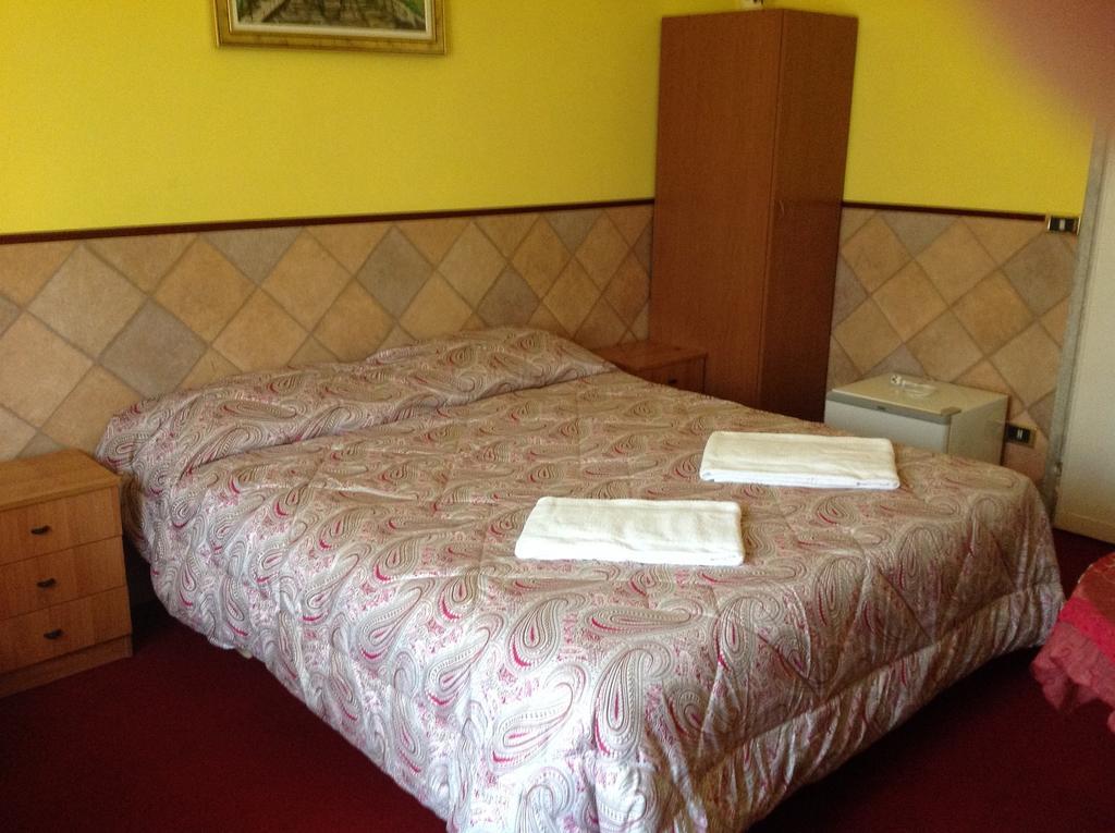 Termini Accommodation Рим Номер фото