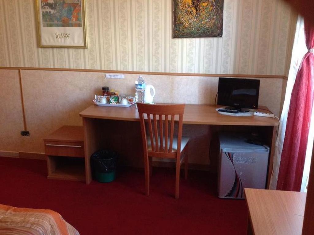 Termini Accommodation Рим Экстерьер фото